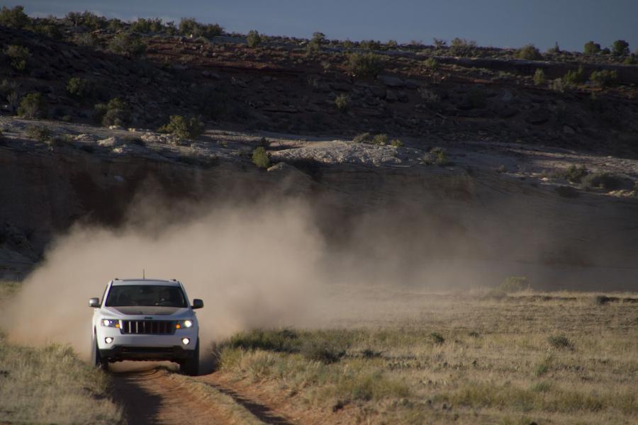  Jeep Grand Cherokee Trailhawk Concept 2012 года  (фото 15 из 25)